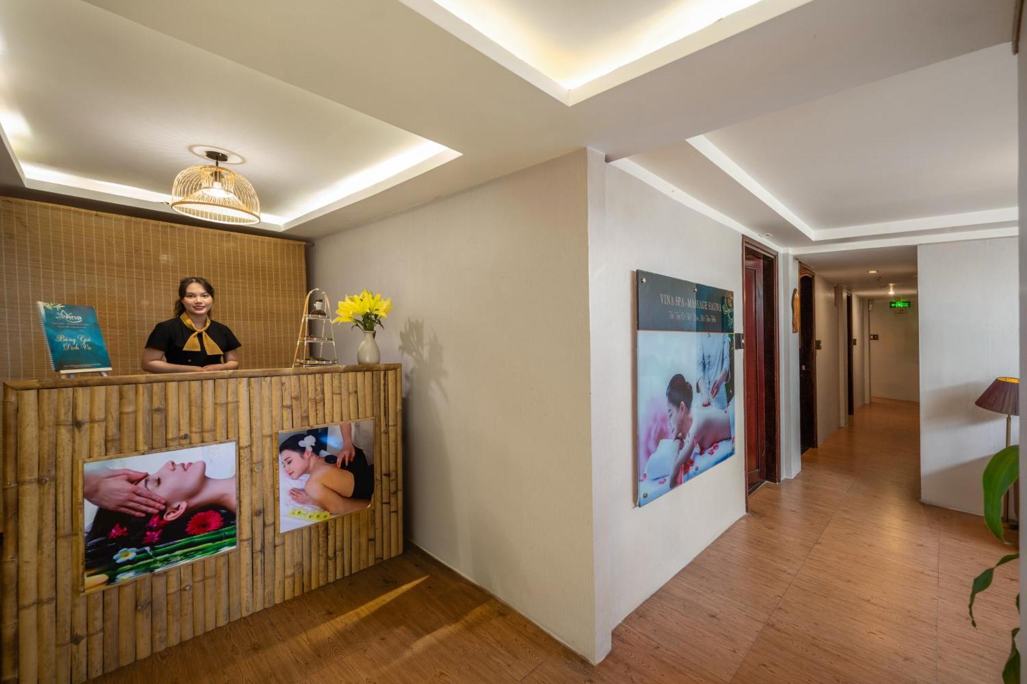 Vina Spa Hotel Hue Buitenkant foto