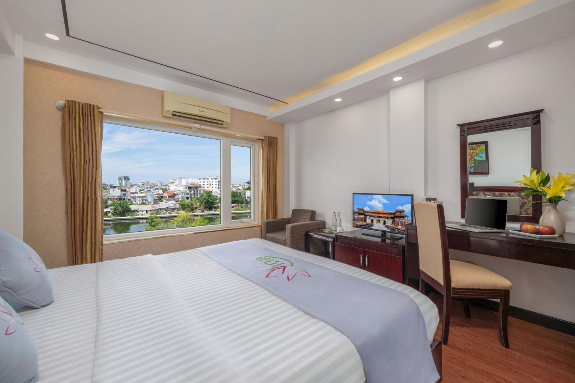 Vina Spa Hotel Hue Buitenkant foto