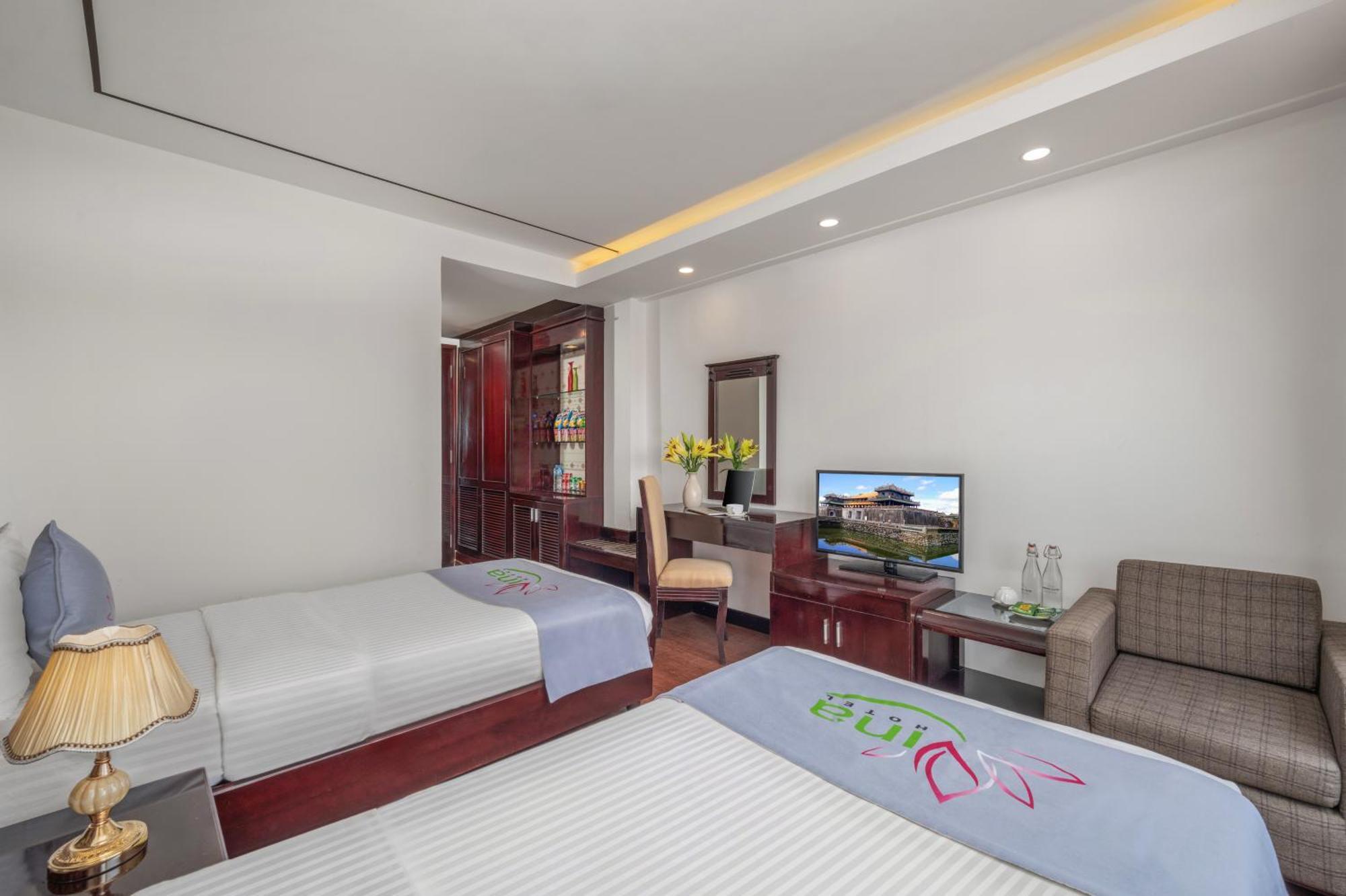 Vina Spa Hotel Hue Buitenkant foto