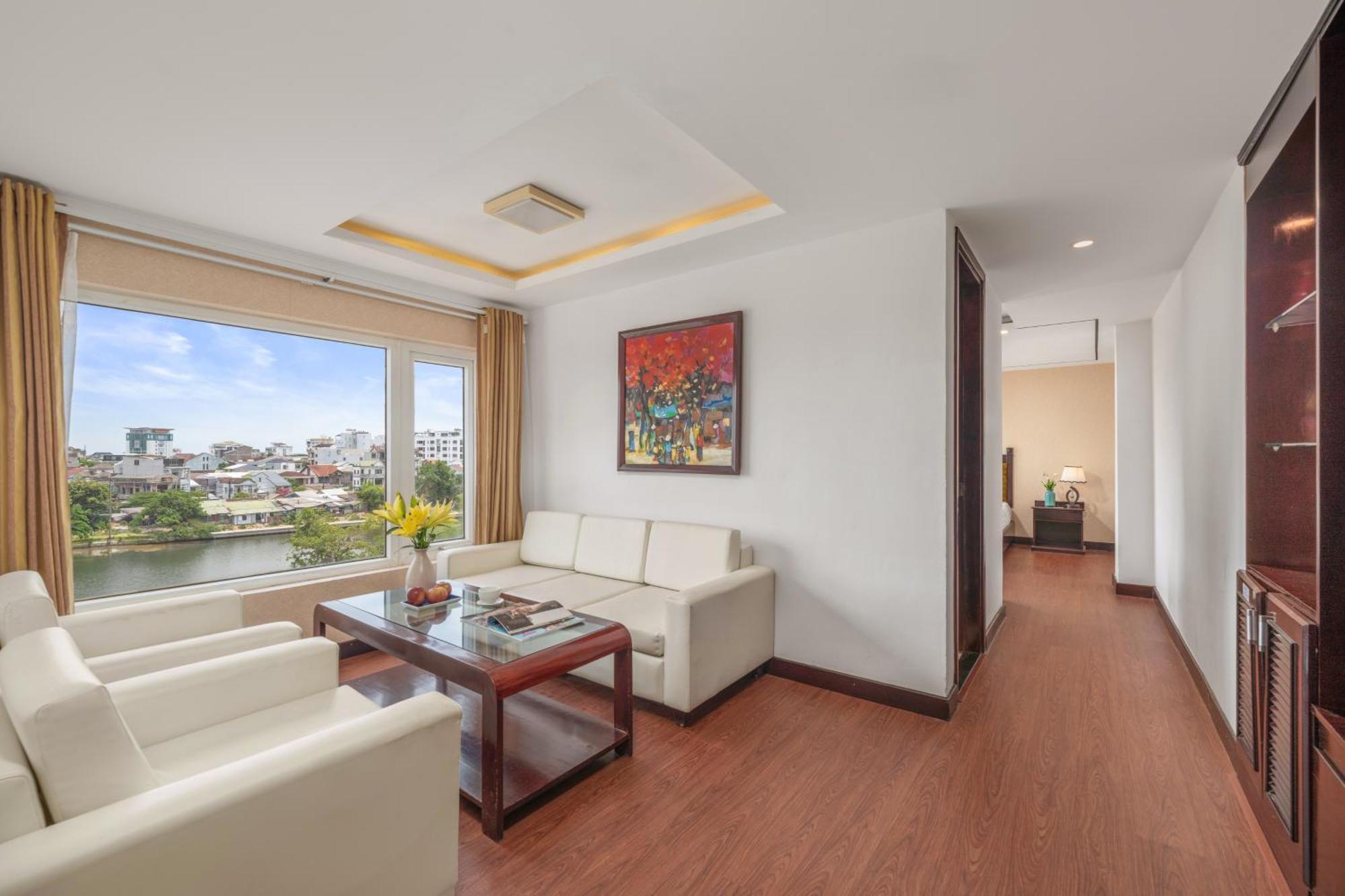 Vina Spa Hotel Hue Buitenkant foto